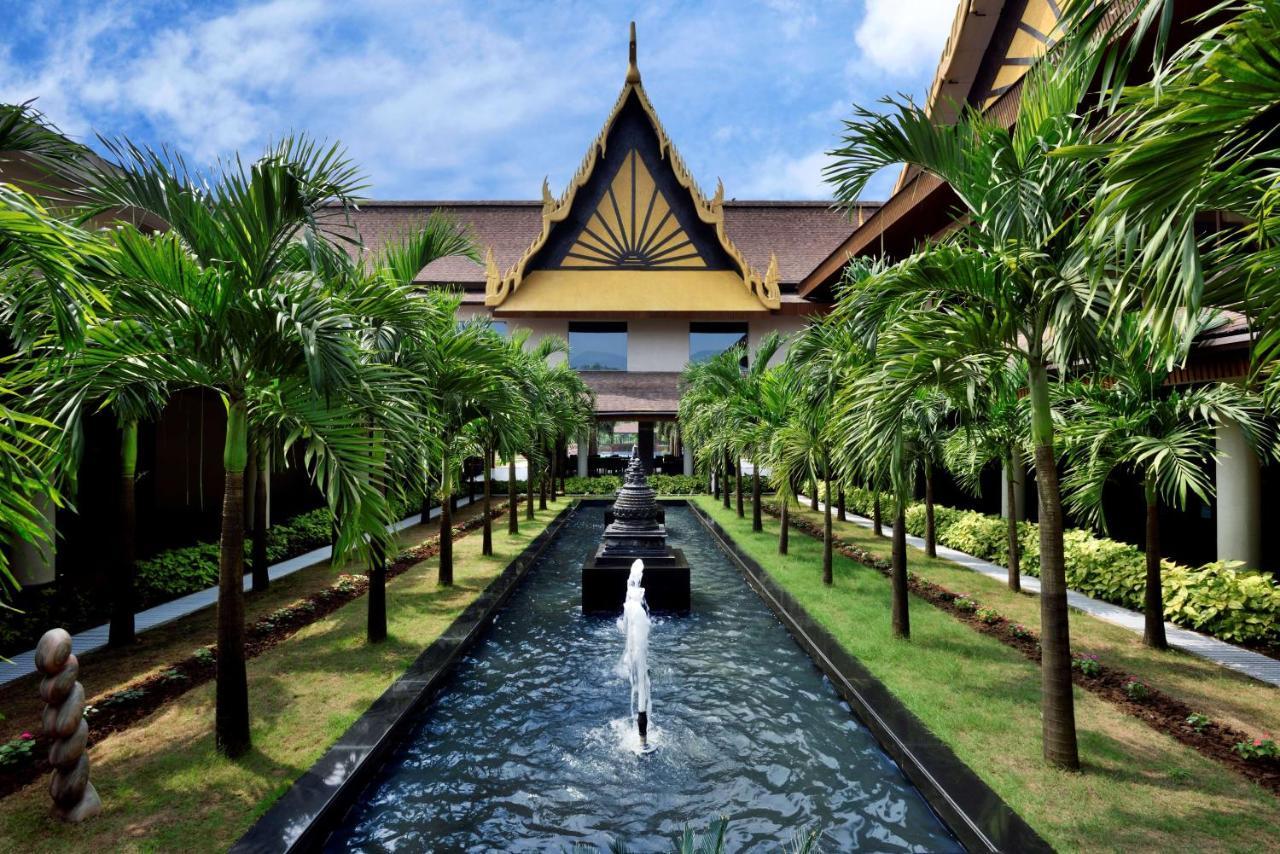 Radisson Blu Plaza Resort & Convention Centre คาร์จัต ภายนอก รูปภาพ The Royal Thai Spa
