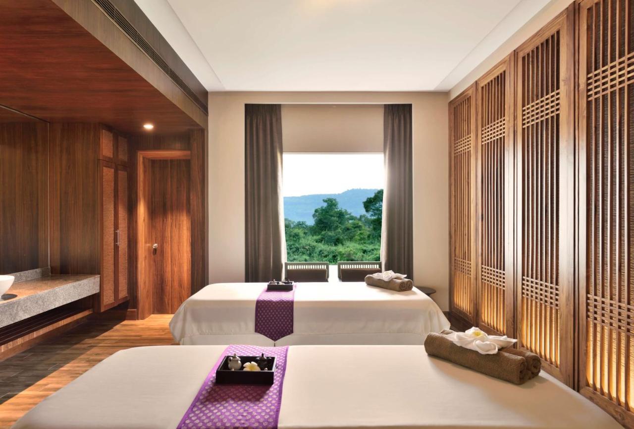 Radisson Blu Plaza Resort & Convention Centre คาร์จัต ภายนอก รูปภาพ Spa at The Royal