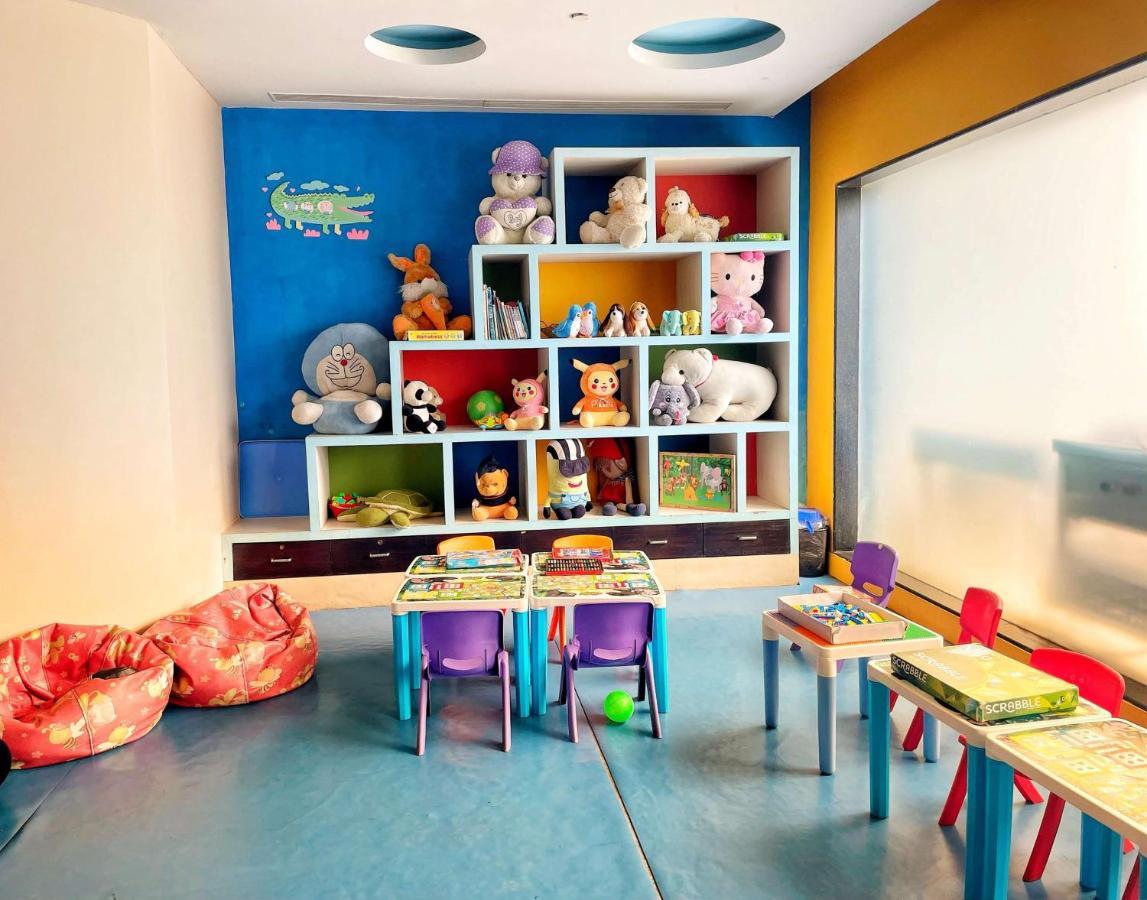 Radisson Blu Plaza Resort & Convention Centre คาร์จัต ภายนอก รูปภาพ The Playroom