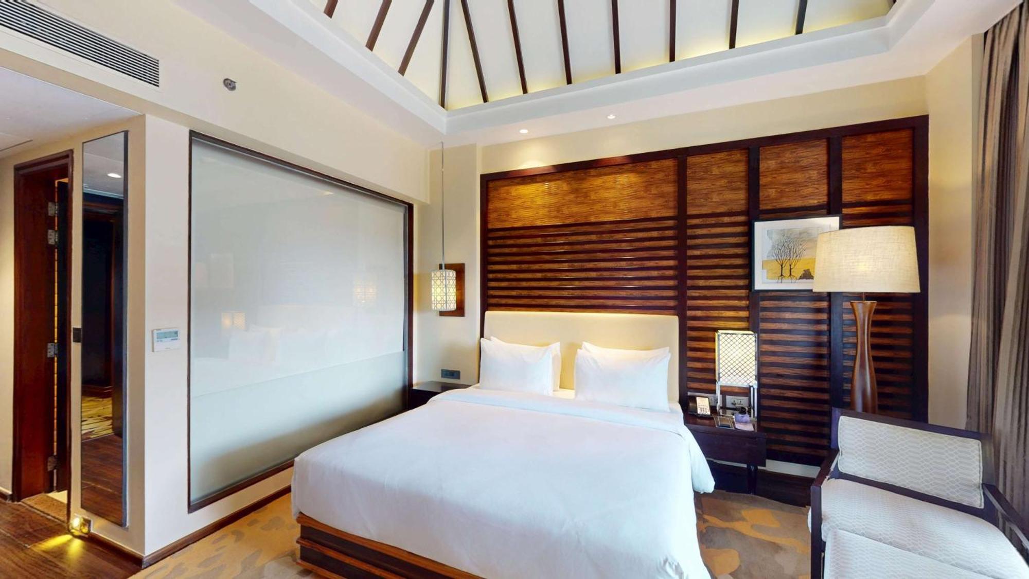 Radisson Blu Plaza Resort & Convention Centre คาร์จัต ภายนอก รูปภาพ